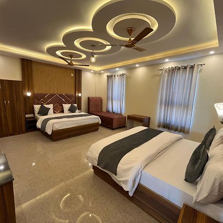 Hotel Grand Safari Kotdwāra Zewnętrze zdjęcie