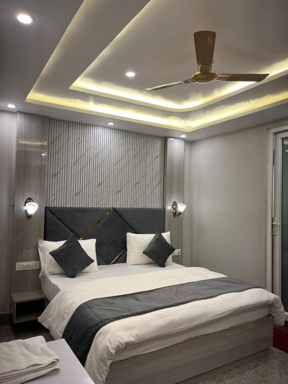 Hotel Grand Safari Kotdwāra Zewnętrze zdjęcie